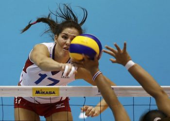 Женская сборная России в напряженной борьбе уступила Италии в финале турнира в Монтрё