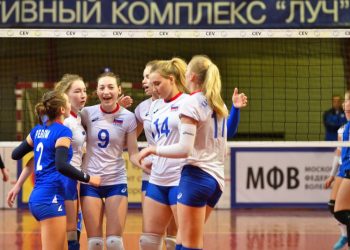 Женская сборная России по волейболу U19 с победы начала Чемпионат Европы