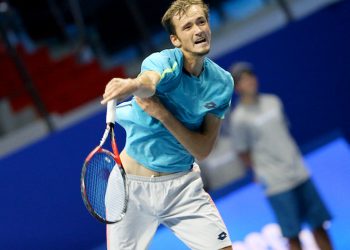Даниил Медведев вышел в 1/4 финала турнира в Токио, переиграв Клижана