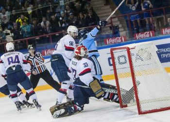 «Сибирь» в овертайме уступила «Словану» в матче аутсайдеров