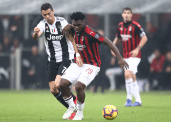 Игуаин не забил пенальти и получил красную карточку в матче «Милана» и «Ювентуса»