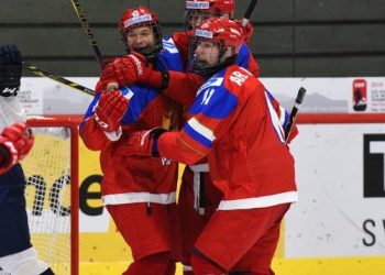 Россия на 10-м буллите обыграла Швейцарию в 1/4 финала женского ЧМ-U18