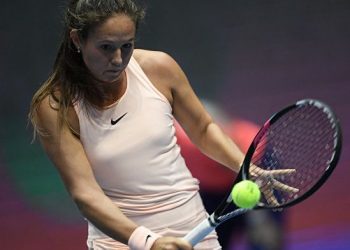 Дарья Касаткина покинула турнир в Дубае, уступив Софие Кенин