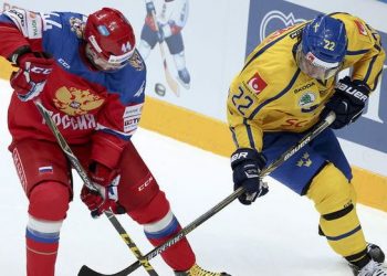 Россия уступила Швеции в матче второго тура Шведских хоккейных игр