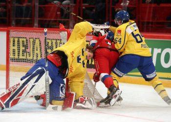 Сборная России проиграла Швеции на третьем этапе Евротура